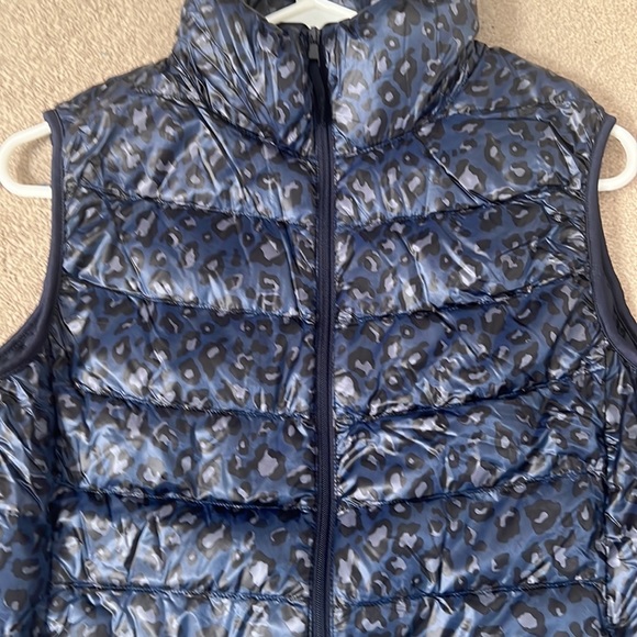 COPY - Special Edition Uniglo Blue Camouflage Vest - Picture 3 of 4